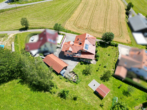 Vogelperspektive - Landlust! Viel Platz für die ganze Familie – 3 Wohnungen unter einem Dach!