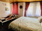 Wohnung 1 OG rechts - Sanierungsobjekt mit Potential – Mehrfamilienhaus in Falkenstein