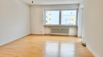 LET`S GO WEST ** Helle 2 Zi. Wohnung – mit großem Balkon und Einbauküche**, 93049 Regensburg, Etagenwohnung