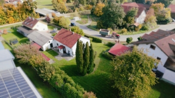 Einfamilienhaus mit Sanierungschance und traumhaft großem Grundstück, 94428 Eichendorf, Einfamilienhaus