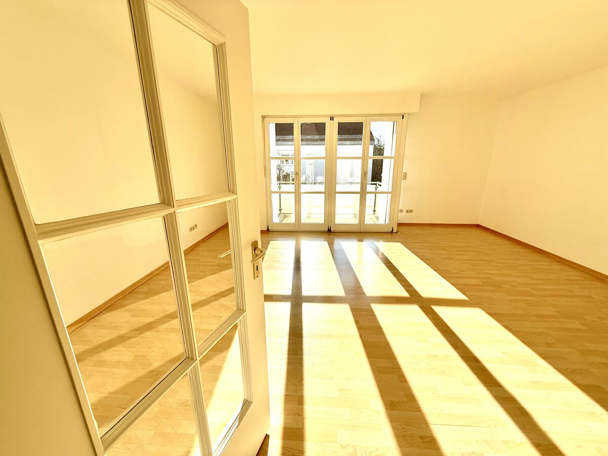 Ihr Wohnzimmer gen Balkon