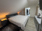 Zimmer 2 m. Schrankraum