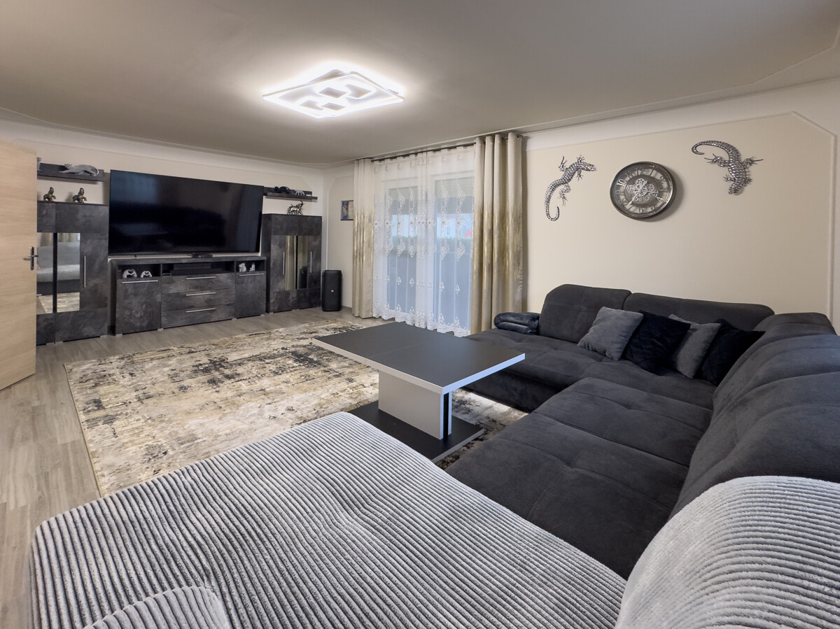 Wohnzimmer (b)