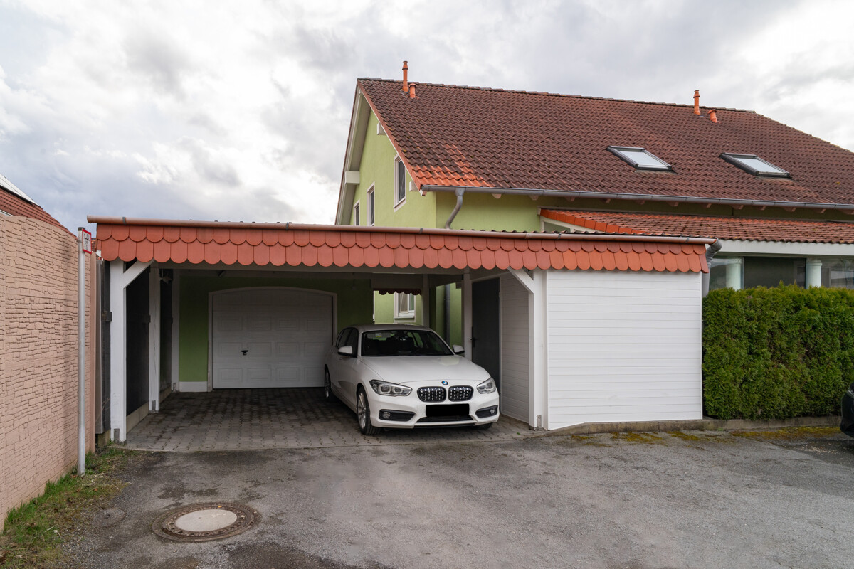 Carport & Garage