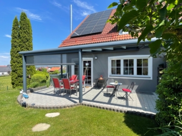 Energieeffizienzklasse A+ / Traumaussicht / Top-Zustand!, 93173 Wenzenbach, Haus