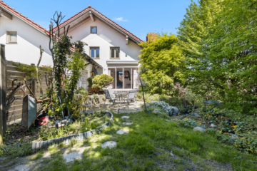Absolut ruhig, tolle Aussicht, spektakuläre Räume!, 84036 Landshut, Villa
