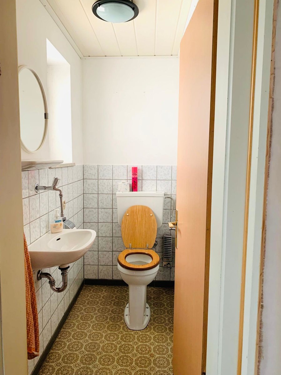 EG WC