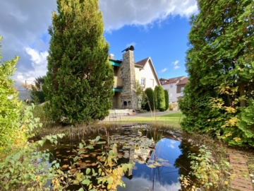Einfamilienhaus mit Charakter und Bauplatz-Reserve in guter Lage, 92421 Schwandorf, Einfamilienhaus