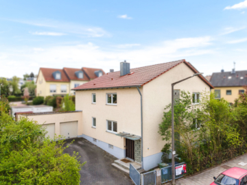 Zweifamilienhaus mit PV-Anlage in 93051 Regensburg, 93051 Regensburg, Zweifamilienhaus