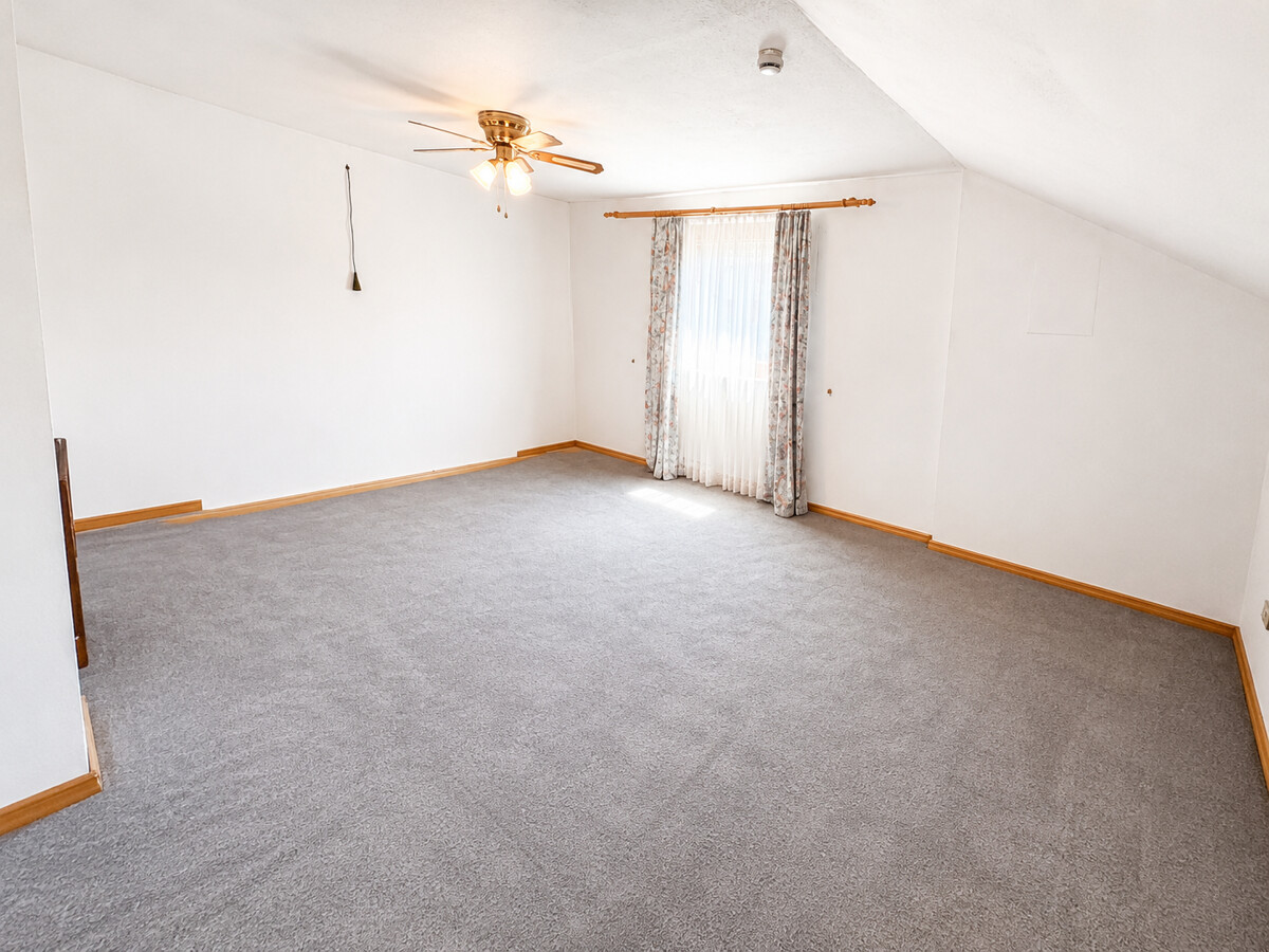 Schlafzimmer DG