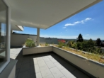 2 - Traumhafte Aussicht! Sonnige Dachterrassen-Wohnung – sofort bezugsfrei!