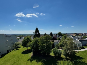 Traumhafte Aussicht! Sonnige Dachterrassen-Wohnung – sofort bezugsfrei!, 92224 Amberg, Etagenwohnung