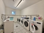Waschmaschinenraum - „Maisonette-Wohnung über zwei Ebenen – Lichtdurchflutetes Dachgeschoss mit Balkon & Carport in Wiesau“