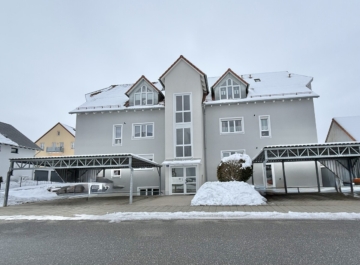 „Maisonette-Wohnung über zwei Ebenen – Lichtdurchflutetes Dachgeschoss mit Balkon & Carport in Wiesau“, 95667 Wiesau, Dachgeschosswohnung