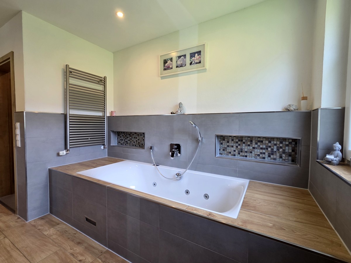 Whirlpool-Badewanne