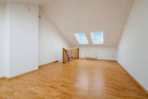 Studio - Attraktive 2,5-Zimmer-Maisonettewohnung mit Balkon – nur 7 Min. zum BMW-Werk Dingolfing