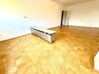 In Ihrem Wintergarten gen Wohnzimmer & Essdiele