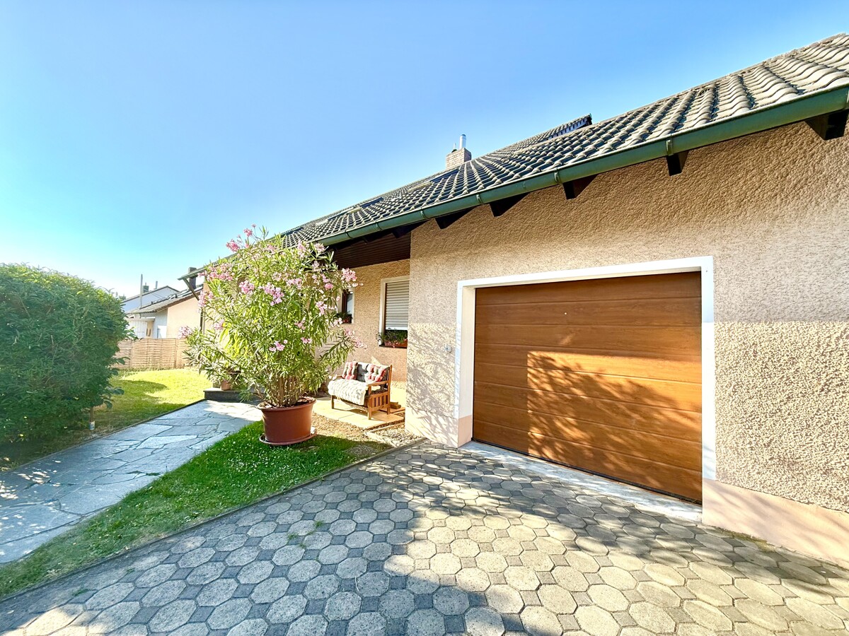 Ihr Haus mit Garage von Nord-Westen