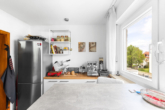 Küche - Selbstbezug trifft Stadtoase – modernisiertes ZFH mit Balkon, PV-Anlage und Gartenidylle in Top-Lage