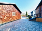 Ihr Bürogebäude & Ihr Wohnhaus vom Carport aus Nord-Westen - Einzigartiges im Ensemble!