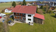 Drohnenaufnahme - Charmantes Zweifamilienhaus mit Potenzial in naturnaher Umgebung