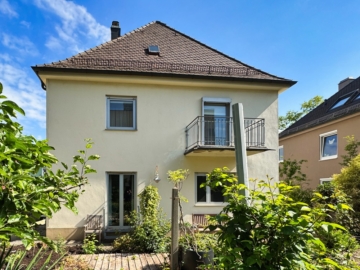 Oase im Osten! Ihr Stadthaus in bester Lage, 93053 Regensburg, Zweifamilienhaus