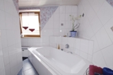Bild - Charmantes Zweifamilienhaus mit viel Platz und Traumgarten