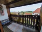 Dorfidylle pur: Uriges Landhaus mit zusätzlichem Bauplatz - Ausblick Balkon DG