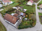 Vogelperspektive - Dorfidylle pur: Uriges Landhaus mit zusätzlichem Bauplatz