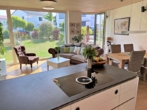 Blick von der Küche - Traumhaftes Zuhause! Zukunftsorientierte und barrierefreie 4-Zimmer-Traumwohnung mit Garten