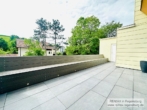 Terrasse - Moderne 3,5-Zimmer-Wohnung mit Süd-Dachterrasse & Garage — Zentrumsnah in Deggendorf zur Miete!