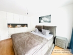 Schlafzimmer - Moderne 3,5-Zimmer-Wohnung mit Süd-Dachterrasse & Garage — Zentrumsnah in Deggendorf zur Miete!