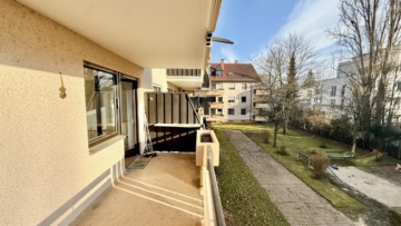 Großzügige 3 Zi. – Wohnung – oder doch 4…? Bezugsfrei!, 93049 Regensburg, Etagenwohnung