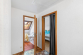 Flur - Familienfreundliches Zuhause mit Wohlfühlgarten, Garage & Dachterrasse in guter Lage !