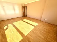 In Ihrem Wohnzimmer gen Diele