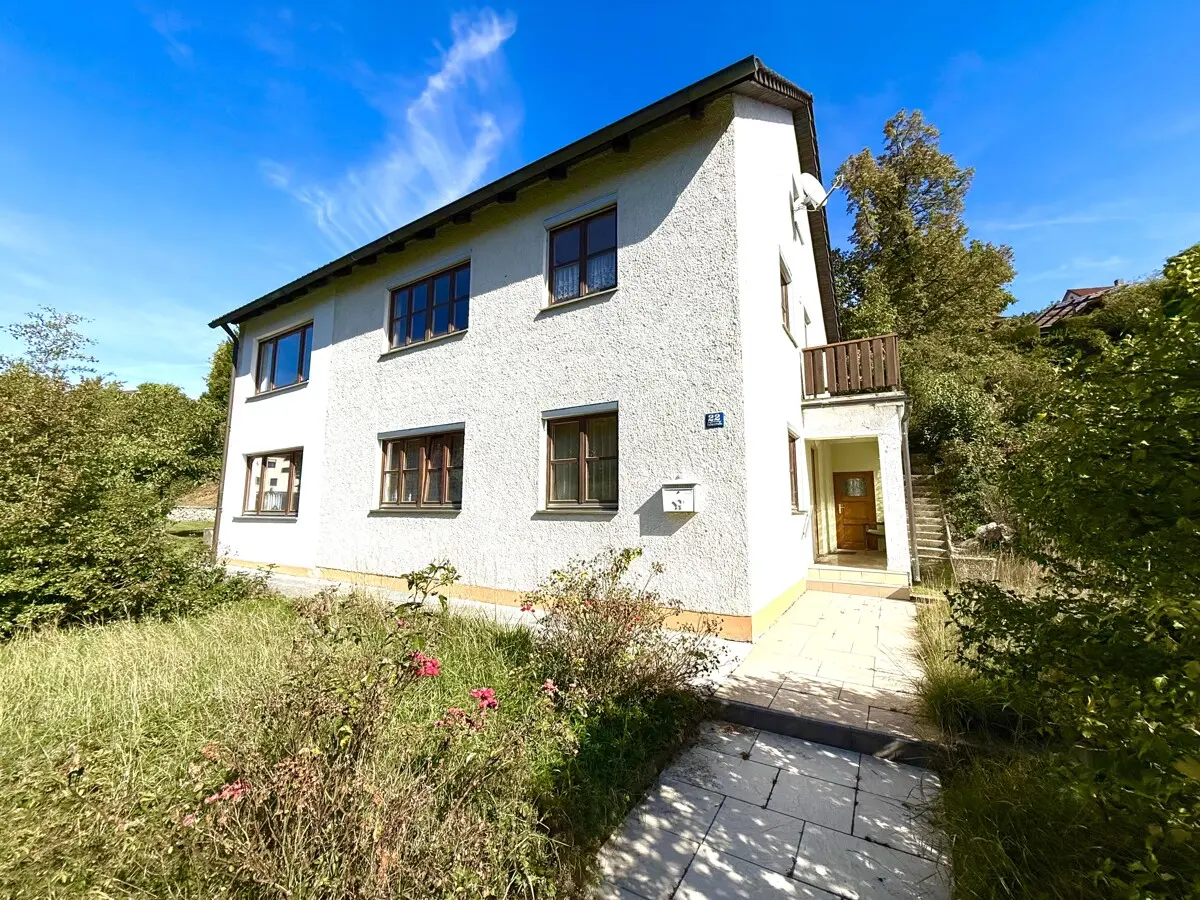 Ihr Haus mit Eingangsbereich von Süden