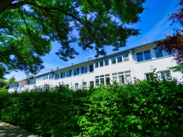 Zweieinhalb Zimmer! Zwei Terrassen! Zwei Gärten! Ihre Erdgeschosswohnung in Neuprüll in Regensburg!, 93051 Regensburg, Erdgeschosswohnung