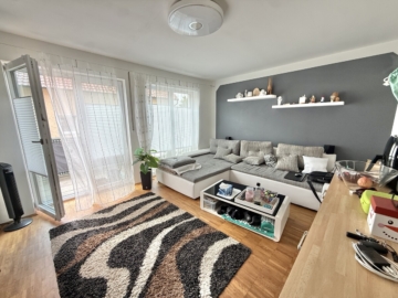 Moderne Wohnung mit Balkon, 93057 Regensburg, Etagenwohnung