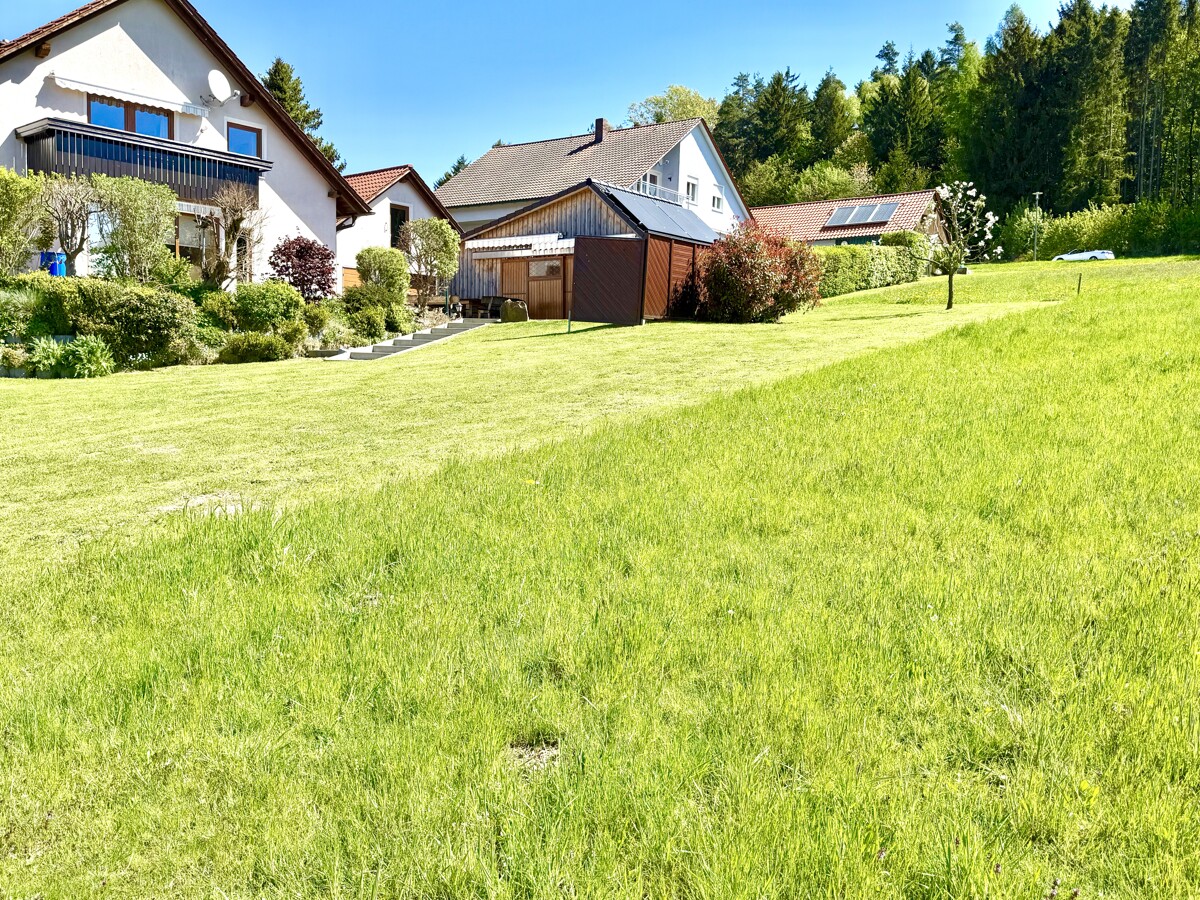 Auf Ihrem Grundstück von Süd-Westen