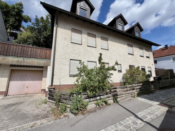 Rentable Kapitalanlage mit Potenzial- Mehrfamilienhaus mit 5 Wohnungen im Herzen von Burglengenfeld, 93133 Burglengenfeld, Mehrfamilienhaus