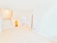 Ihr Esszimmer gen Treppenaufgang & (Kinder)bad