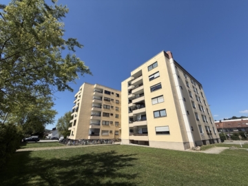 Kapitalanlage! Hoch hinaus! Gepflegte 2-Zimmer-Wohnung mit Domblick!, 93059 Regensburg, Etagenwohnung