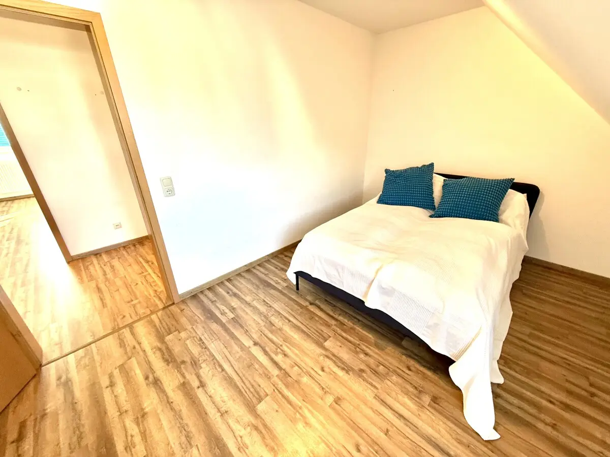In Ihrem Schlafzimmer gen Diele & Wohnzimmer