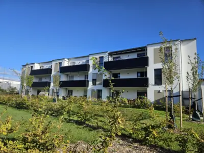neuwertige u. großzügige 2 Zi. Wohnung mit Balkon in Burglengenfeld, 93133 Burglengenfeld, Etagenwohnung