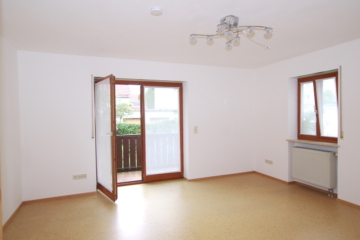 Sonniges Apartment mit Blick ins Grüne, 93152 Nittendorf, Erdgeschosswohnung