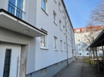 Hauseingang - 2-Zi.- Wohnung mit Balkon – zentrumsnah! Ideal für Kapitalanleger!