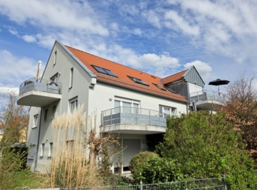 Gartenfreunde aufgepasst: Zwei-Zimmer-Wohnung mit extra großem Garten!, 92318 Neumarkt in der Oberpfalz, Erdgeschosswohnung