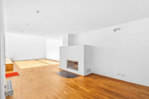 Villa Regensburger Westen-15 - Besser als eine Penthouse Wohnung! Große Dachterrasse, schöner Garten, hohe Räume und 5x TG-Plätze!