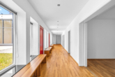 Villa Regensburger Westen-19 - Besser als eine Penthouse Wohnung! Große Dachterrasse, schöner Garten, hohe Räume und 5x TG-Plätze!