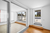 Villa Regensburger Westen-32 - Besser als eine Penthouse Wohnung! Große Dachterrasse, schöner Garten, hohe Räume und 5x TG-Plätze!